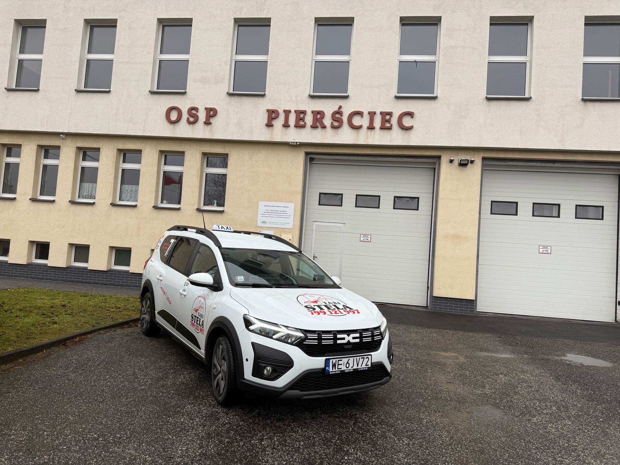 Samochód 7-osobowy Taxi Stela do przejazdów z Pierśćca i gminy Skoczów